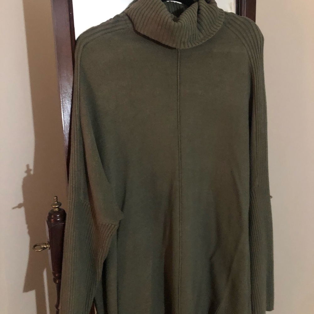 Oversized turtleneck